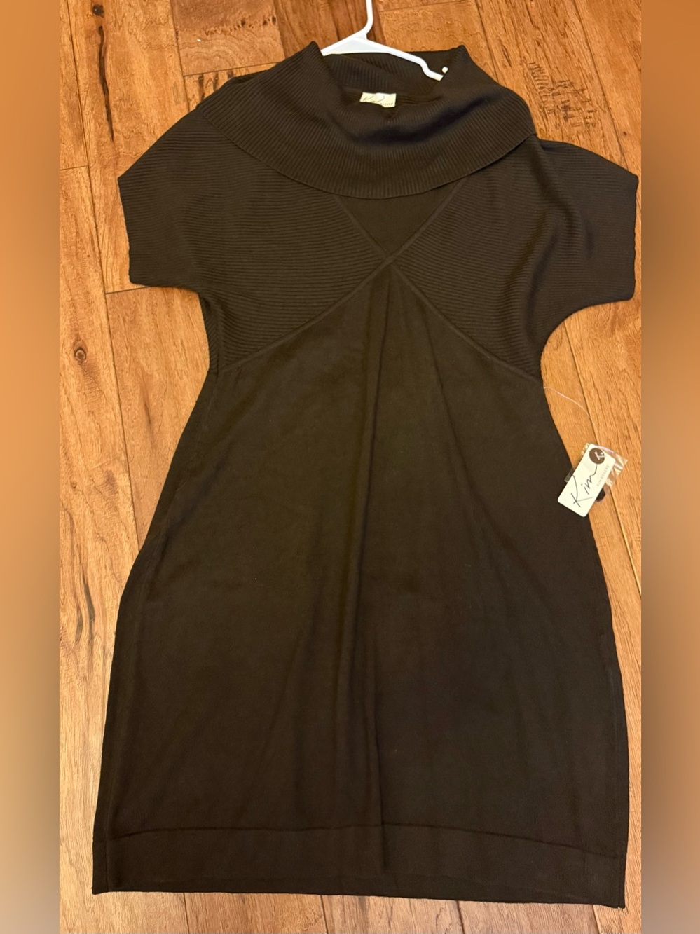 Café vestido-Sleeve Knit Dress with Funnel Neck